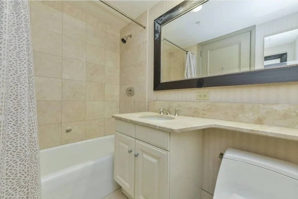 1 bed, 1 bath apartment for rent at 3 Avery St Unit 810, Midtown — photo 7 of 14