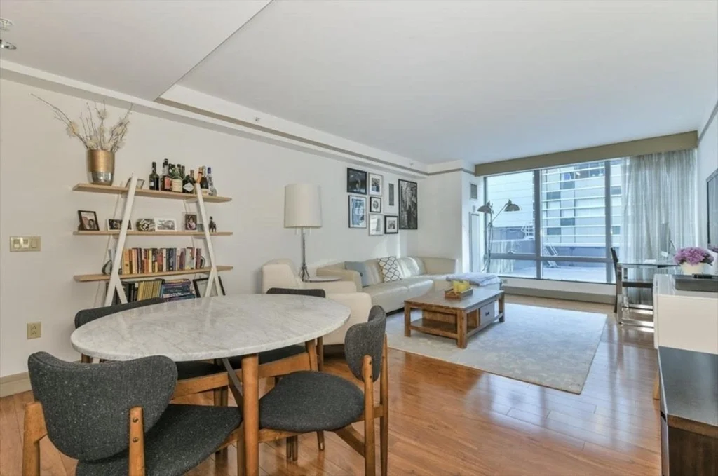 1 bed, 1 bath apartment for rent at 3 Avery St Unit 810, Midtown