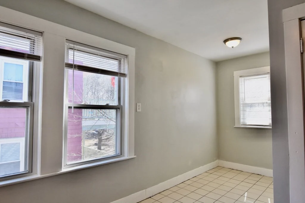 3 bed, 1 bath apartment for rent at 3 Bailey St Unit 3, Dorchester — photo 4 of 17