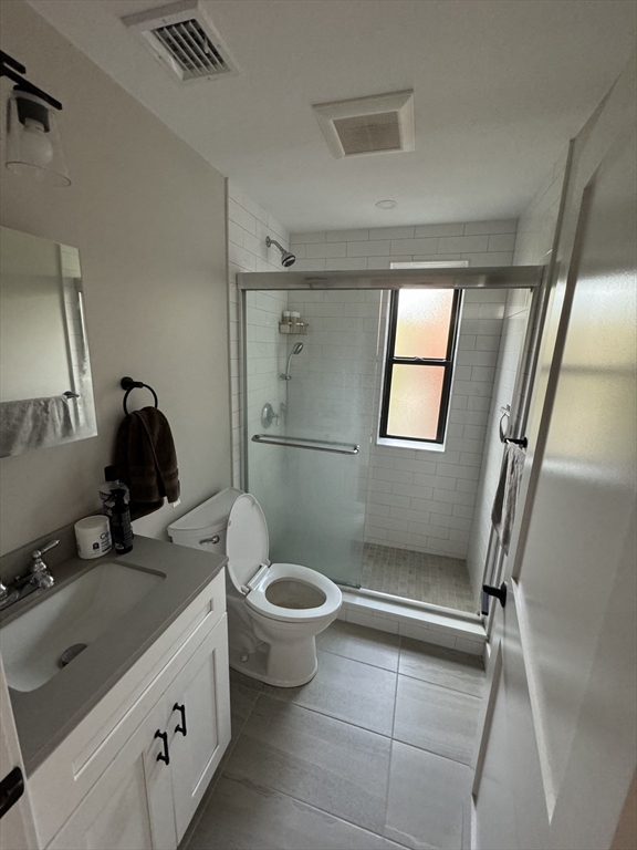 3 bed, 2 bath apartment for rent at 3 Bartlett St Unit 2, Charlestown — photo 15 of 19