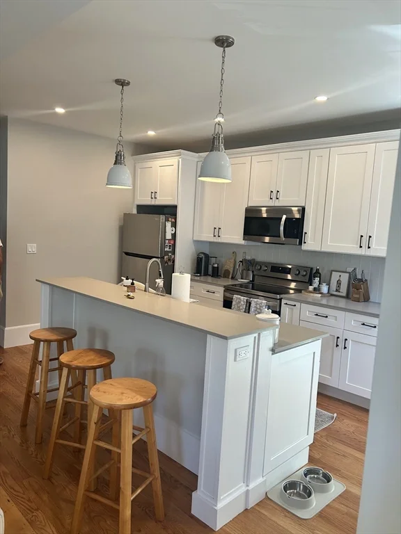 3 bed, 2 bath apartment for rent at 3 Bartlett Unit 1, Charlestown — photo 2 of 18