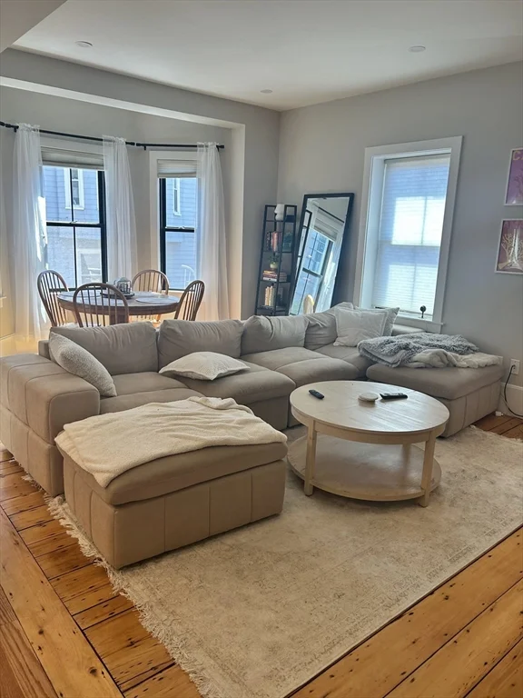 3 bed, 2 bath apartment for rent at 3 Bartlett Unit 1, Charlestown — photo 3 of 18