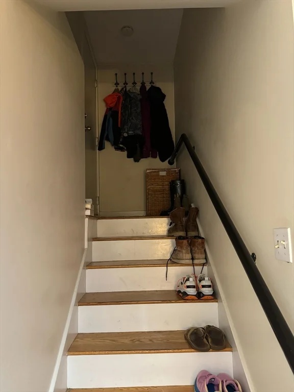 1 bed, 1 bath apartment for rent at 3 Bartlett Unit B, Charlestown — photo 2 of 10