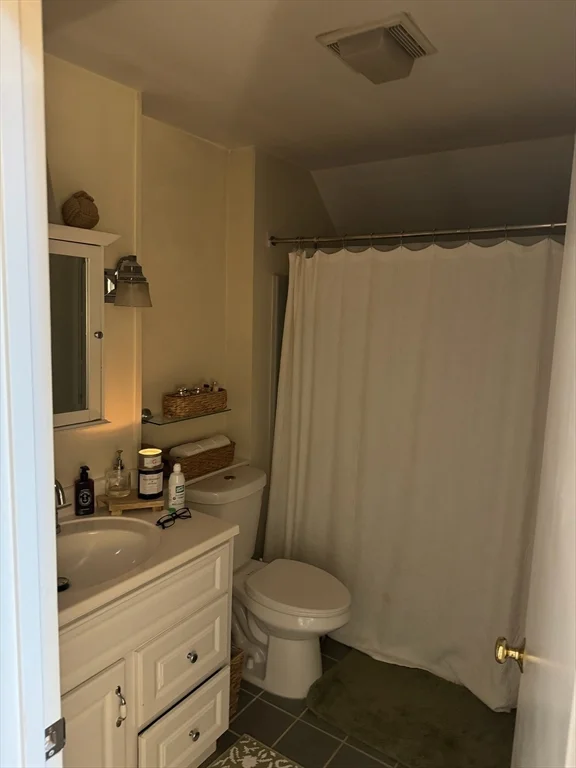 1 bed, 1 bath apartment for rent at 3 Bartlett Unit B, Charlestown — photo 4 of 10