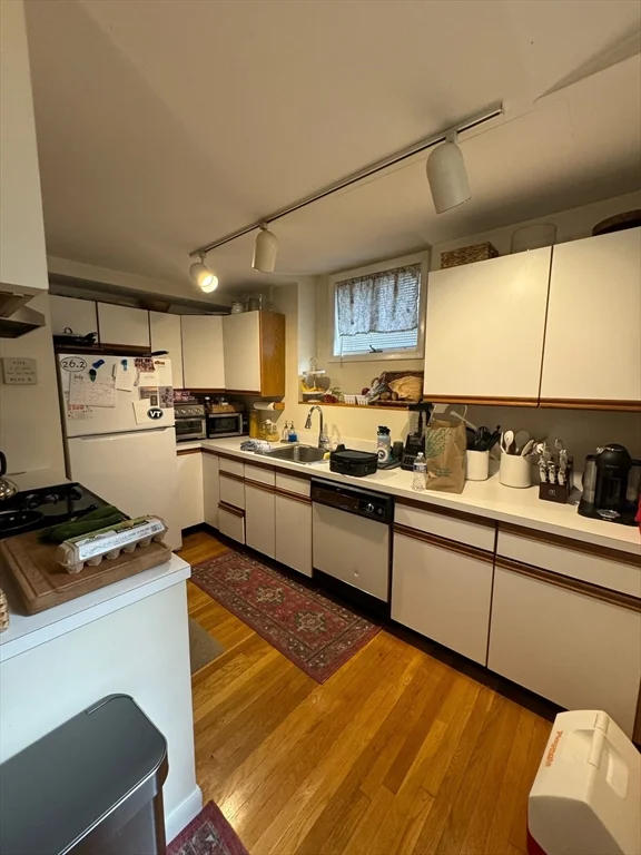 1 bed, 1 bath apartment for rent at 3 Bartlett Unit B, Charlestown — photo 9 of 10