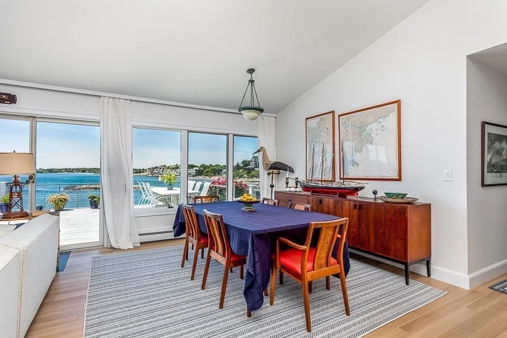 3 bed, 2 bath apartment for rent at 3 Bass Rock Ln, Marblehead — photo 6 of 27