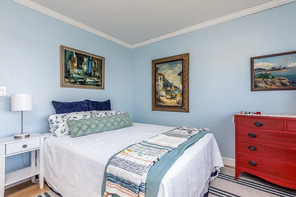 3 bed, 2 bath apartment for rent at 3 Bass Rock Ln, Marblehead — photo 17 of 27