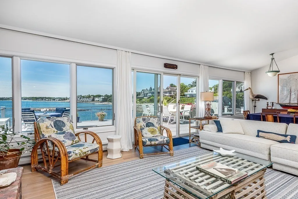 3 bed, 2 bath apartment for rent at 3 Bass Rock Ln, Marblehead — photo 4 of 27