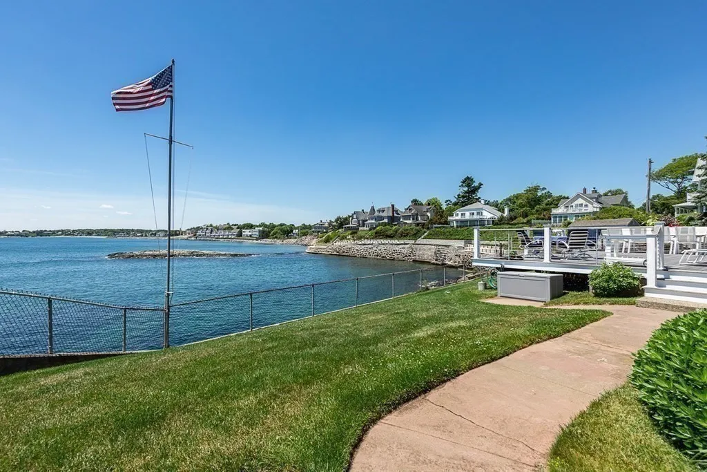3 bed, 2 bath apartment for rent at 3 Bass Rock Ln, Marblehead — photo 24 of 27