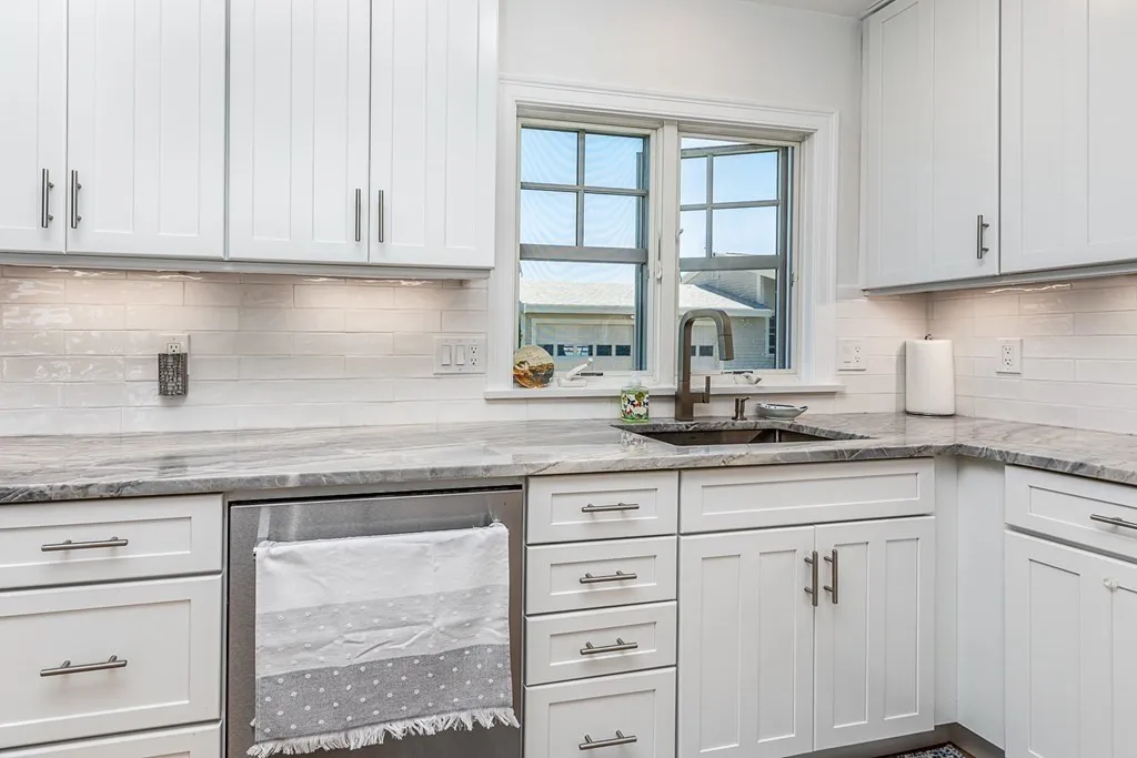 3 bed, 2 bath apartment for rent at 3 Bass Rock Ln, Marblehead — photo 11 of 27