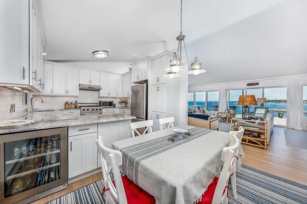 3 bed, 2 bath apartment for rent at 3 Bass Rock Ln, Marblehead — photo 8 of 27