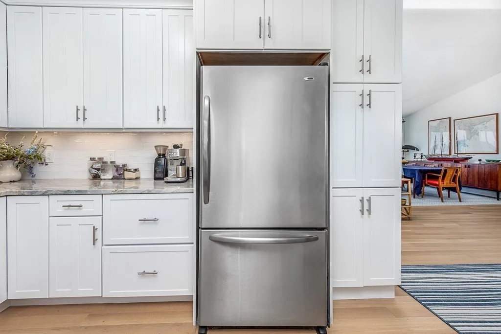 3 bed, 2 bath apartment for rent at 3 Bass Rock Ln, Marblehead — photo 12 of 27