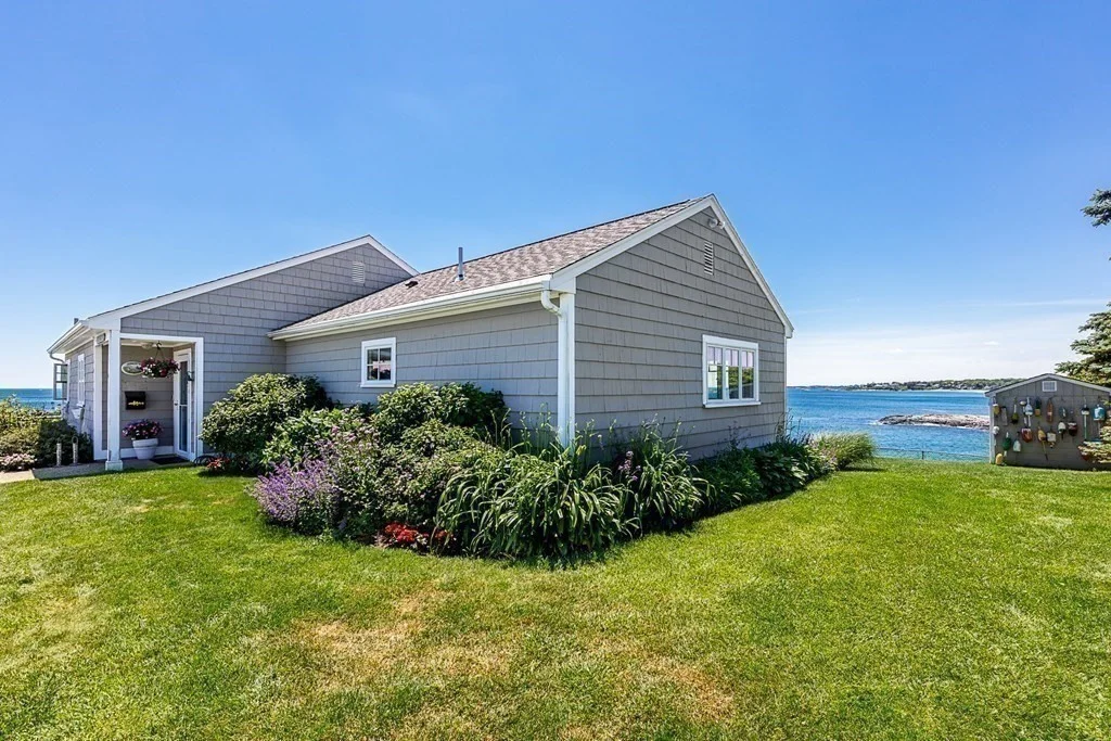 3 bed, 2 bath apartment for rent at 3 Bass Rock Ln, Marblehead — photo 26 of 27