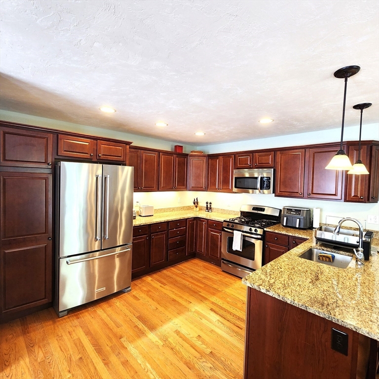 2 bed, 2 bath apartment for rent at 3 Bayberry Ln Unit A, Ayer — photo 5 of 26