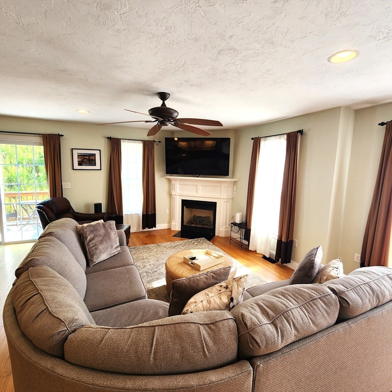 2 bed, 2 bath apartment for rent at 3 Bayberry Ln Unit A, Ayer — photo 8 of 26