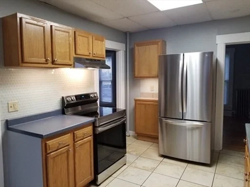 3 bed, 1 bath apartment for rent at 3 Beech St Unit 1, Gardner — photo 2 of 9