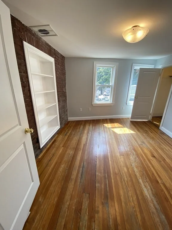 5 bed, 2 bath apartment for rent at 3 Bellevue Unit -, Waltham — photo 12 of 22