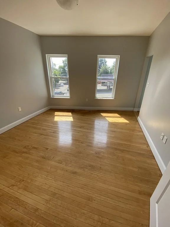 5 bed, 2 bath apartment for rent at 3 Bellevue Unit -, Waltham — photo 17 of 22