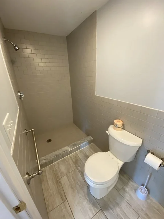 5 bed, 2 bath apartment for rent at 3 Bellevue Unit -, Waltham — photo 8 of 22