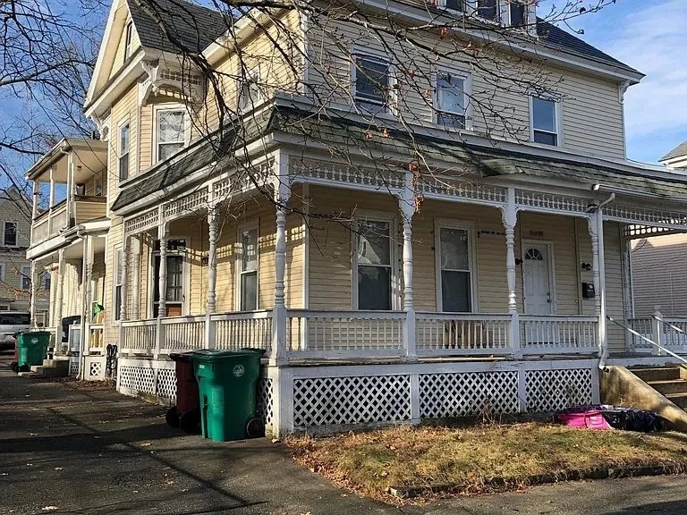 3 bed, 1 bath apartment for rent at 3 Belmont St Unit 2, Lowell — photo 1 of 15