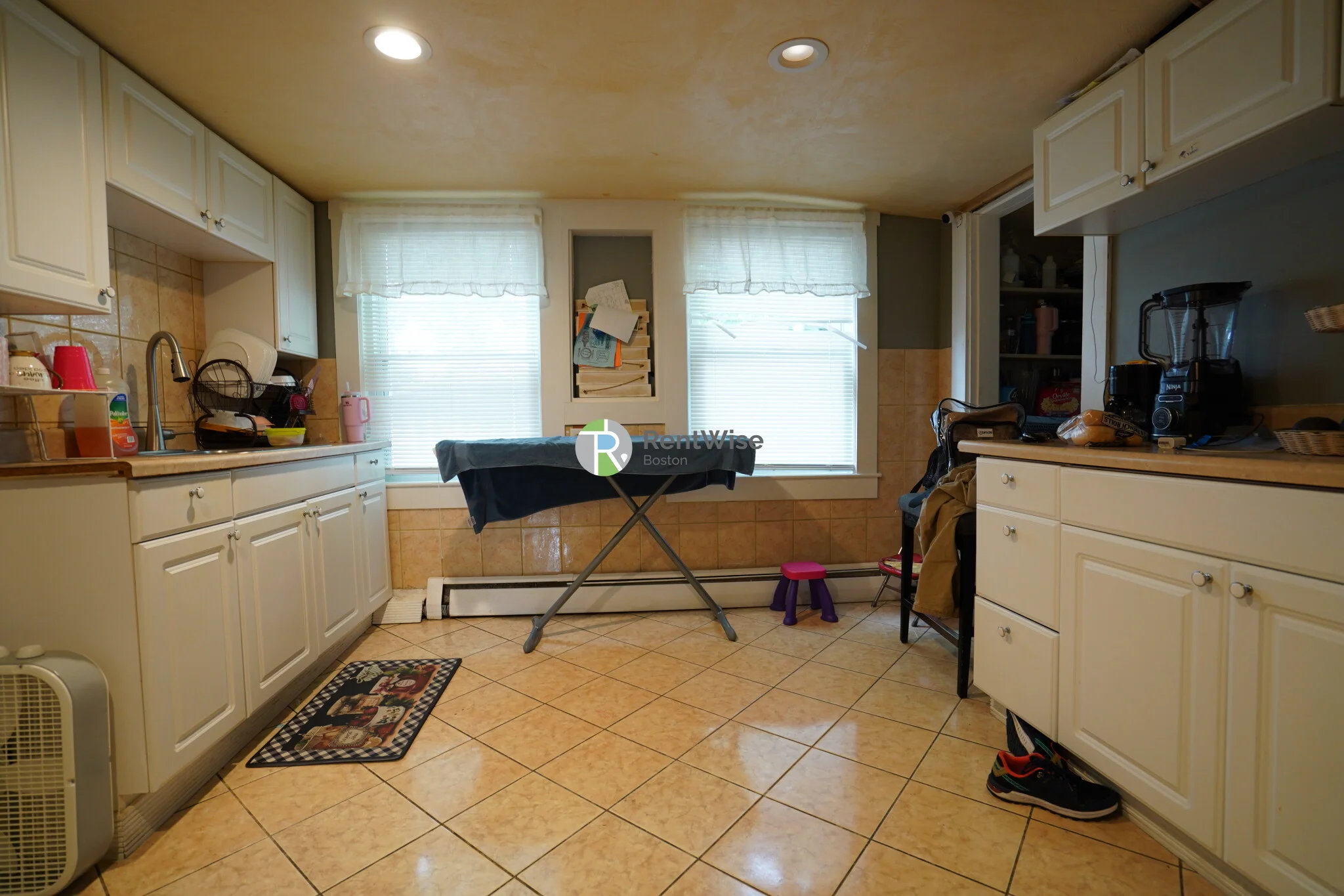 3 bed, 1 bath apartment for rent at 3 Boline Pl Unit 2, Woburn — photo 5 of 15