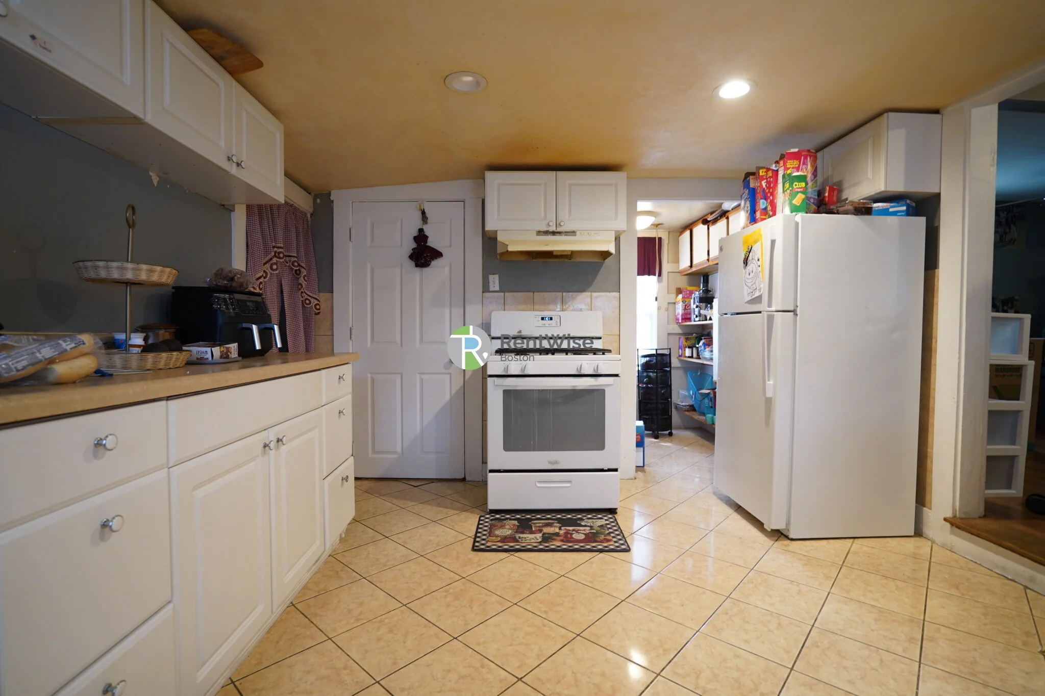3 bed, 1 bath apartment for rent at 3 Boline Pl Unit 2, Woburn — photo 6 of 15