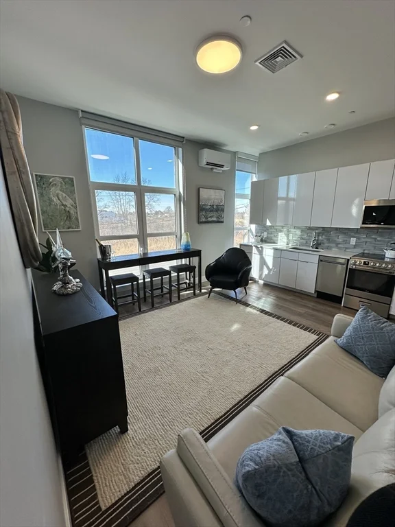1 bed, 1 bath apartment for rent at 3 Boston Way Unit 113, Newburyport — photo 8 of 20