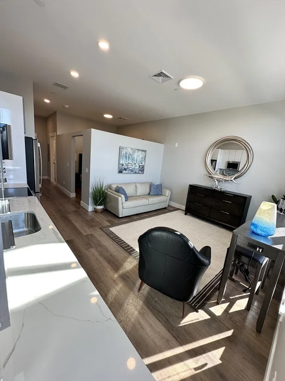 1 bed, 1 bath apartment for rent at 3 Boston Way Unit 113, Newburyport — photo 11 of 20