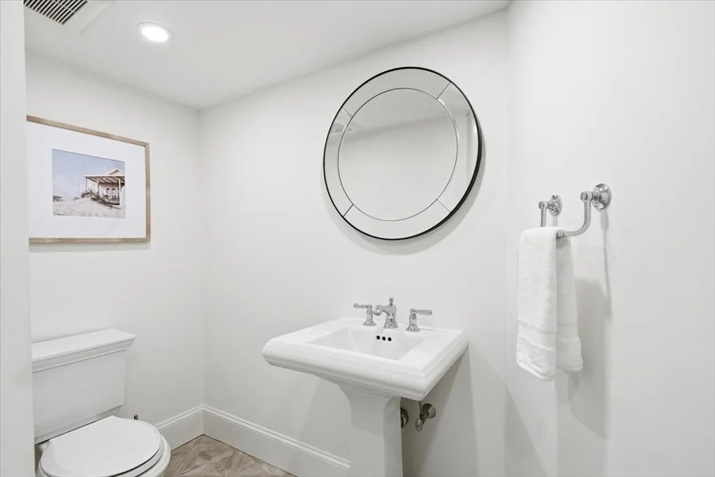 2 bed, 2 bath apartment for rent at 3 Brook St Unit A, Cohasset — photo 15 of 22