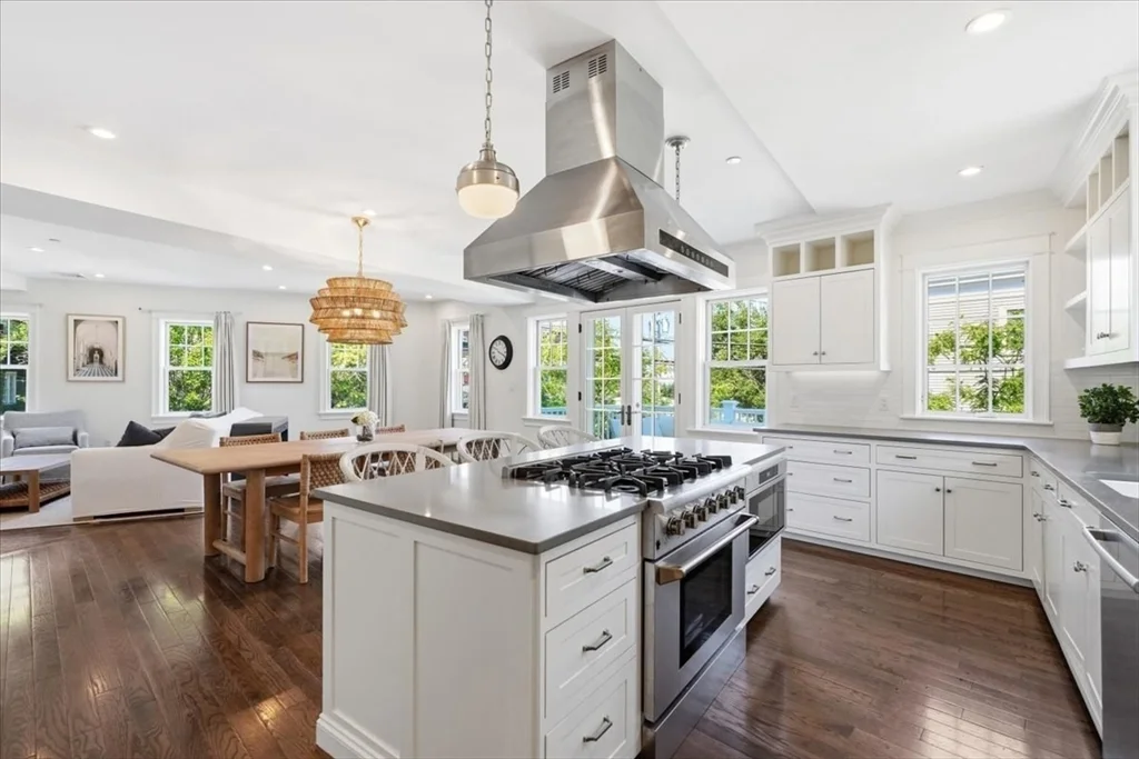 2 bed, 2 bath apartment for rent at 3 Brook St Unit A, Cohasset — photo 2 of 22
