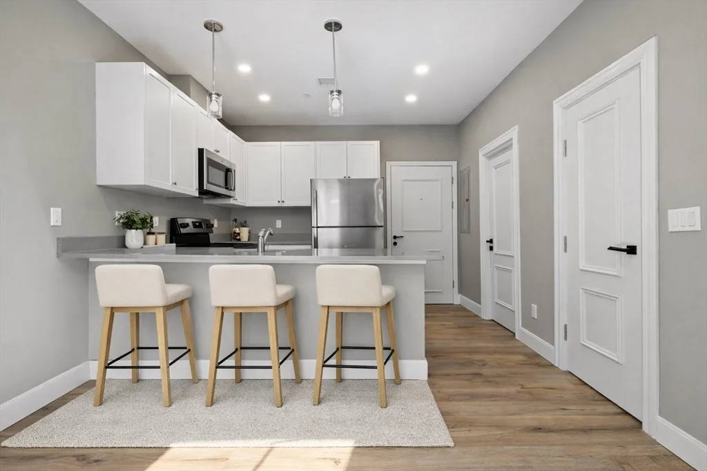 2 bed, 2 bath apartment for rent at 3 Burke Ln Unit 202, Wellesley — photo 1 of 18