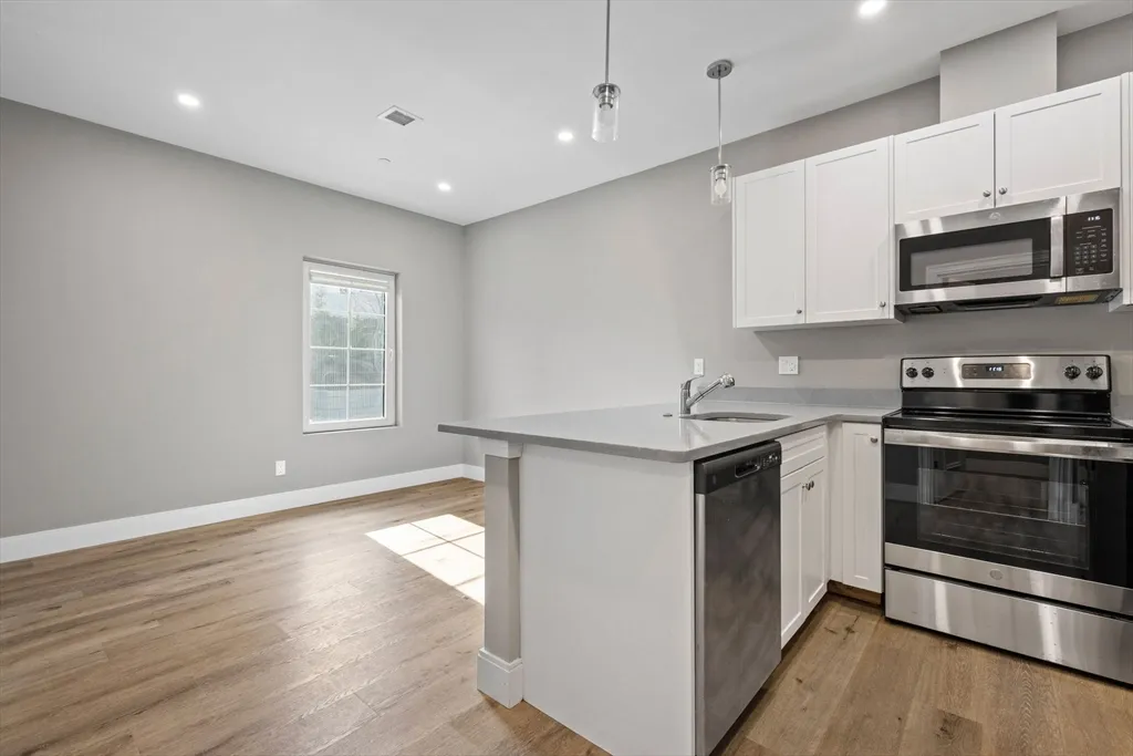 2 bed, 2 bath apartment for rent at 3 Burke Ln Unit 203, Wellesley — photo 2 of 23