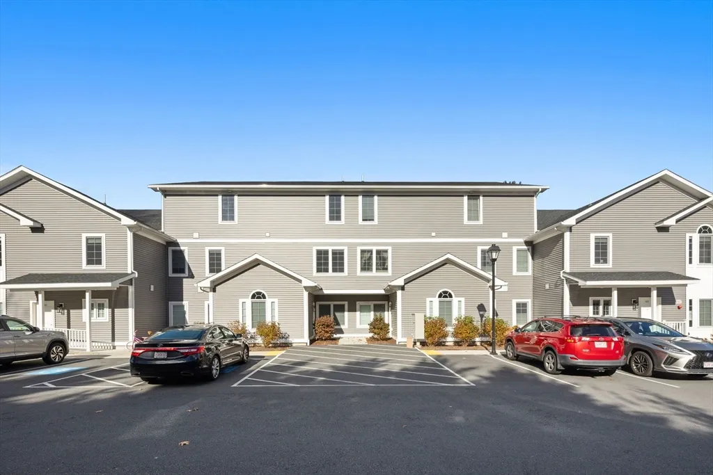 2 bed, 2 bath apartment for rent at 3 Burke Ln Unit 203, Wellesley — photo 1 of 23