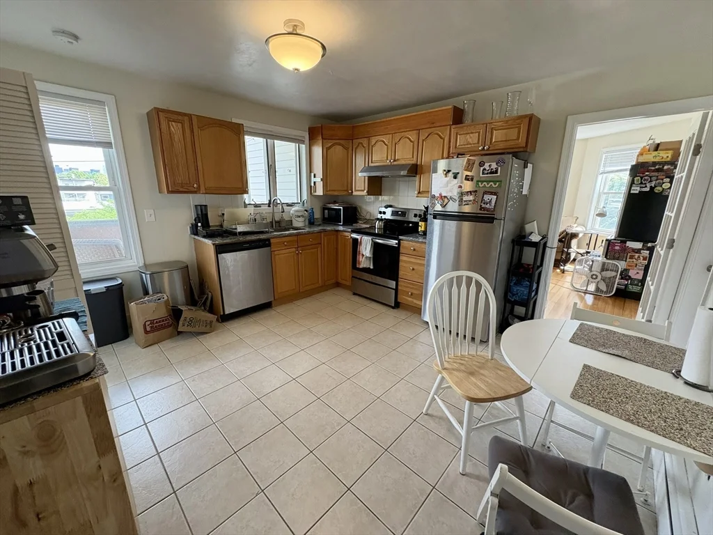 3 bed, 1 bath apartment for rent at 3 Carlisle St Unit 3, Wellington-Harrington — photo 3 of 11