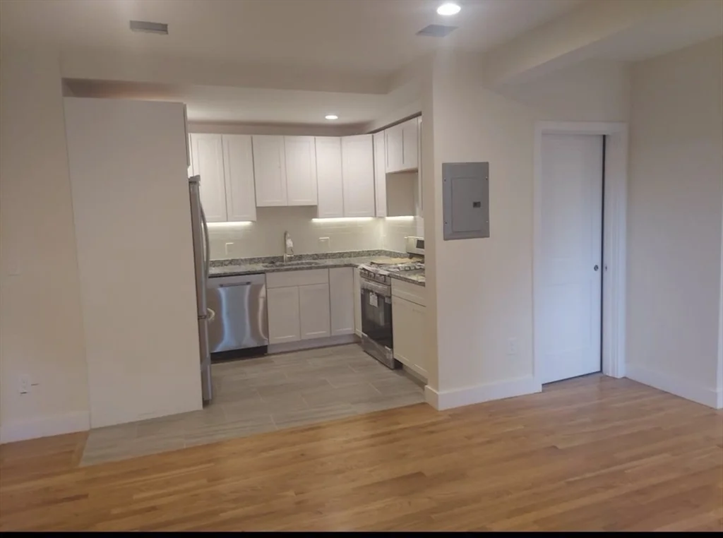 Studio bed, 1 bath apartment for rent at 3 Centre St Ter Unit 2, Roxbury — photo 6 of 16