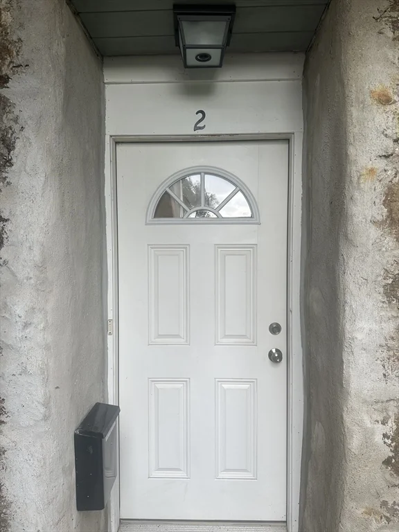 Studio bed, 1 bath apartment for rent at 3 Centre St Ter Unit 2, Roxbury — photo 2 of 16