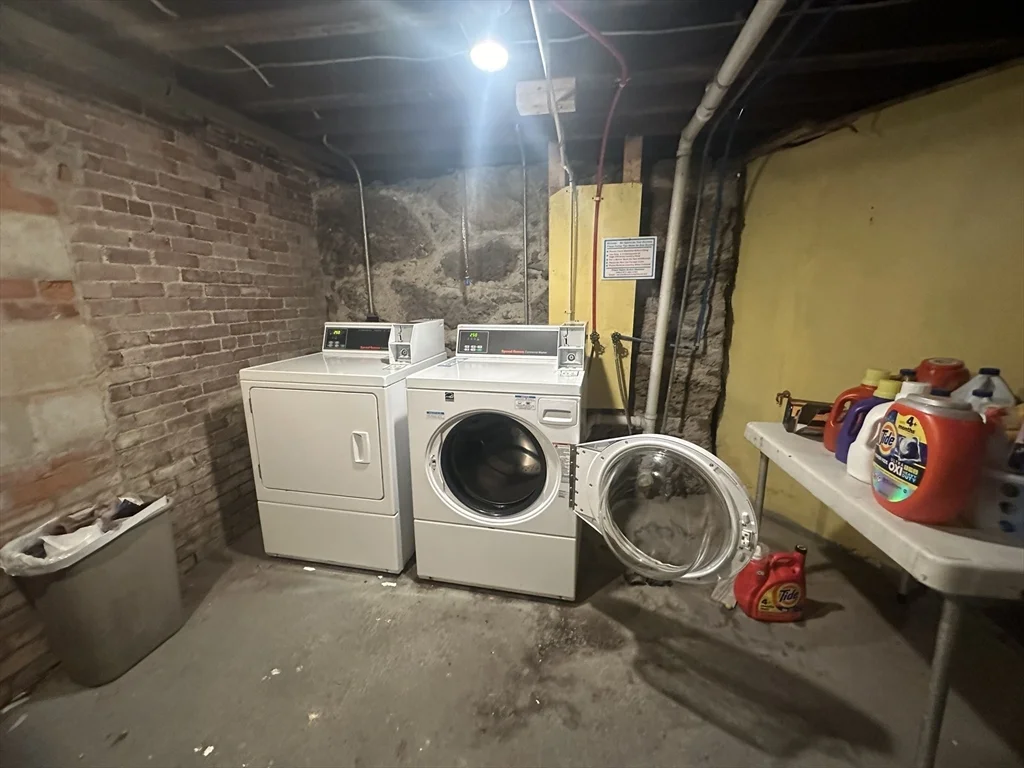 Studio bed, 1 bath apartment for rent at 3 Centre St Ter Unit 2, Roxbury — photo 11 of 16