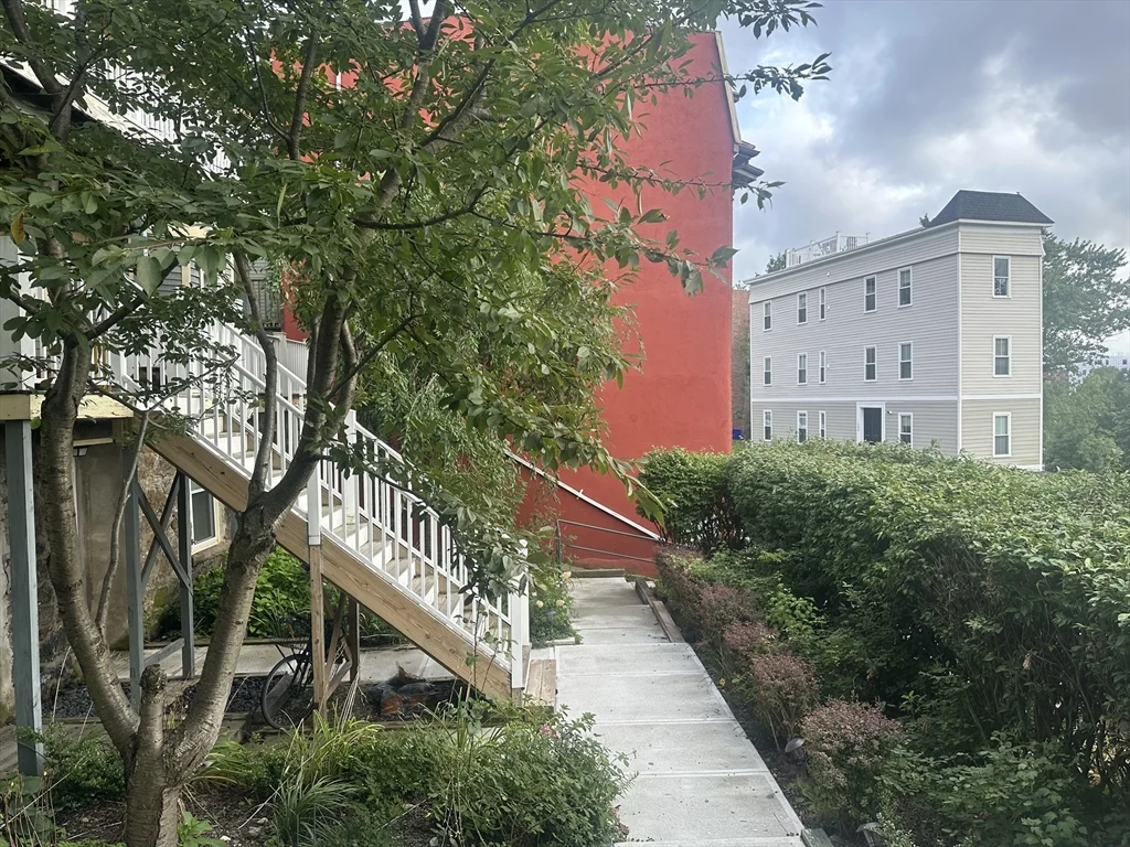 Studio bed, 1 bath apartment for rent at 3 Centre St Ter Unit 2, Roxbury — photo 14 of 16