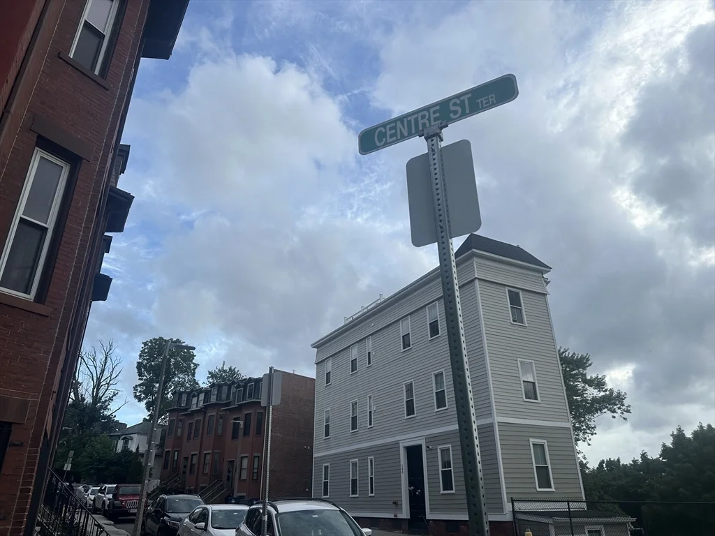 Studio bed, 1 bath apartment for rent at 3 Centre St Ter Unit 2, Roxbury — photo 12 of 16
