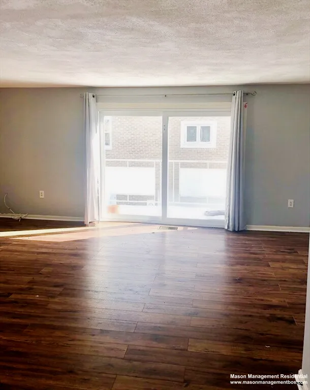 3 bed, 1.5 bath apartment for rent at 3 Circuit Ln Unit 1, Watertown — photo 4 of 24