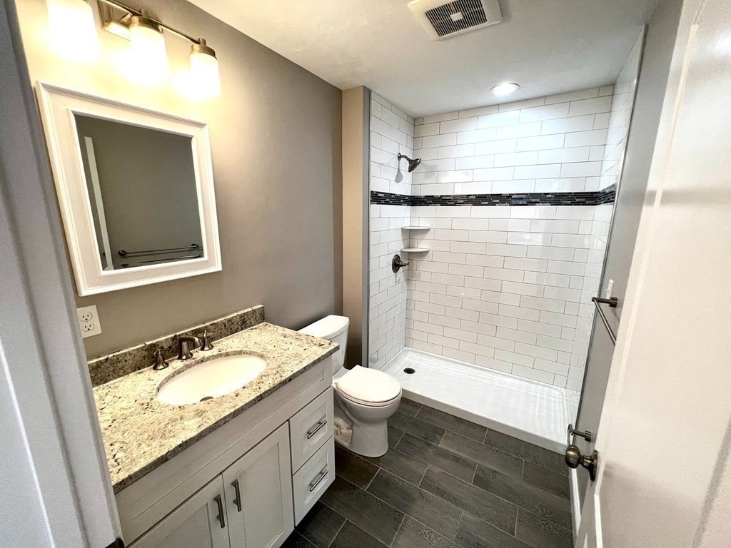 3 bed, 2 bath apartment for rent at 3 Clarence Unit 1, Worcester — photo 16 of 19