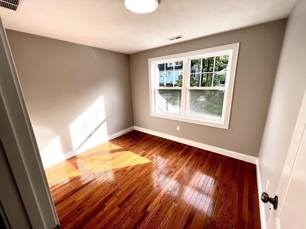3 bed, 2 bath apartment for rent at 3 Clarence Unit 1, Worcester — photo 11 of 19