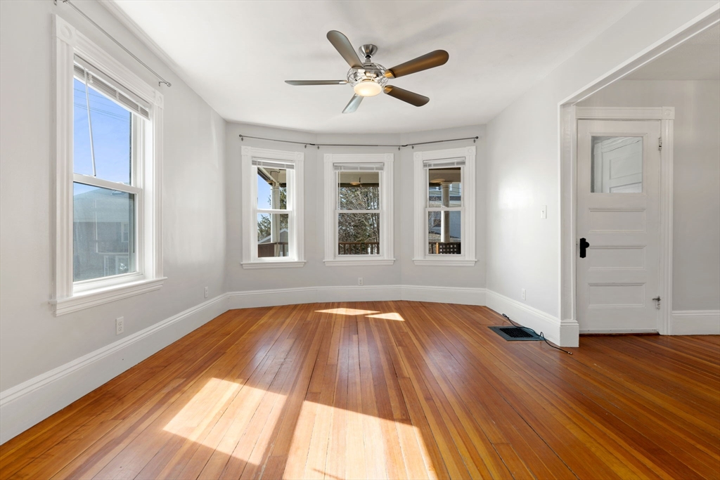 3 bed, 1 bath apartment for rent at 3 Clifford Ave Unit B, Beverly — photo 32 of 41