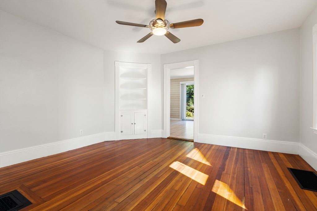 3 bed, 1 bath apartment for rent at 3 Clifford Ave Unit B, Beverly — photo 28 of 41