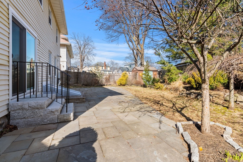 3 bed, 1 bath apartment for rent at 3 Clifford Ave Unit B, Beverly — photo 10 of 41