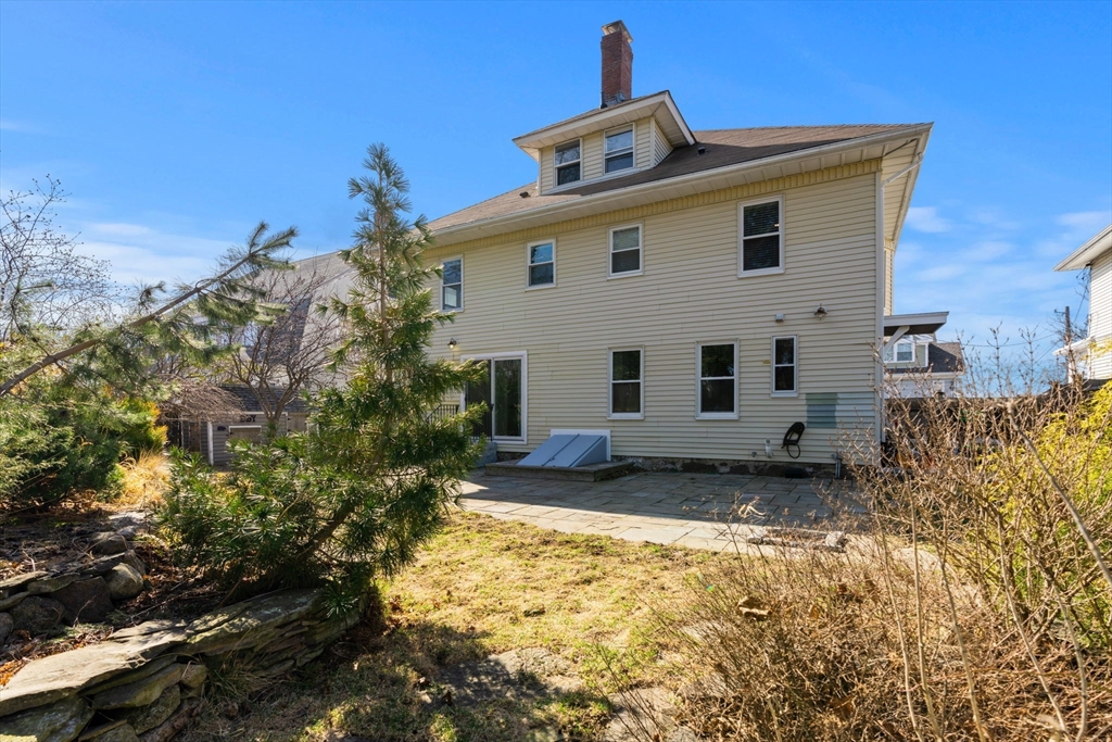 3 bed, 1 bath apartment for rent at 3 Clifford Ave Unit B, Beverly — photo 7 of 41