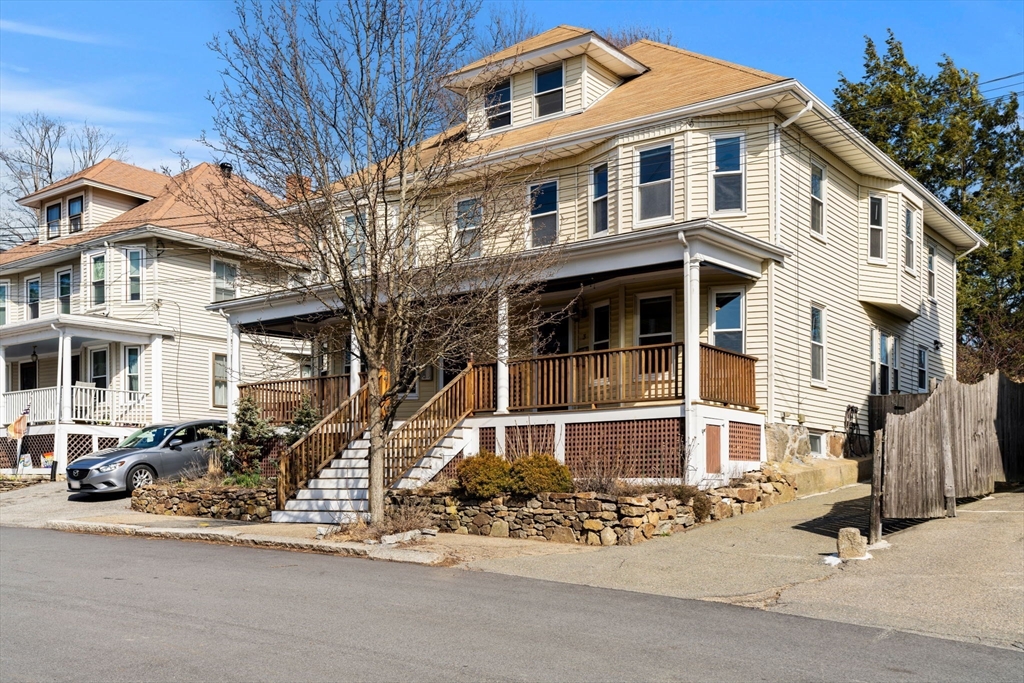 3 bed, 1 bath apartment for rent at 3 Clifford Ave Unit B, Beverly — photo 2 of 41