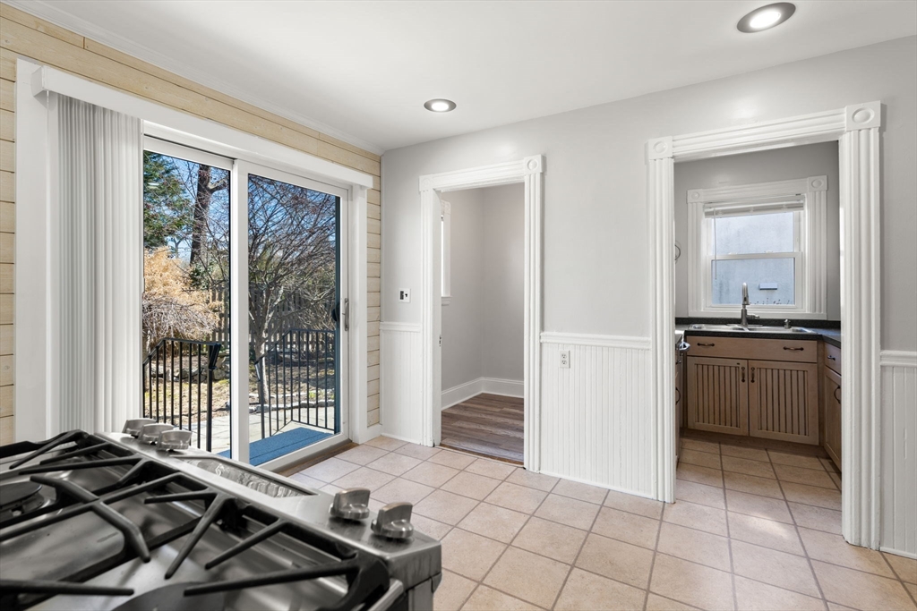 3 bed, 1 bath apartment for rent at 3 Clifford Ave Unit B, Beverly — photo 18 of 41