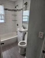 3 bed, 1 bath apartment for rent at 3 Clifford St Unit 1, Hyde Park — photo 5 of 8