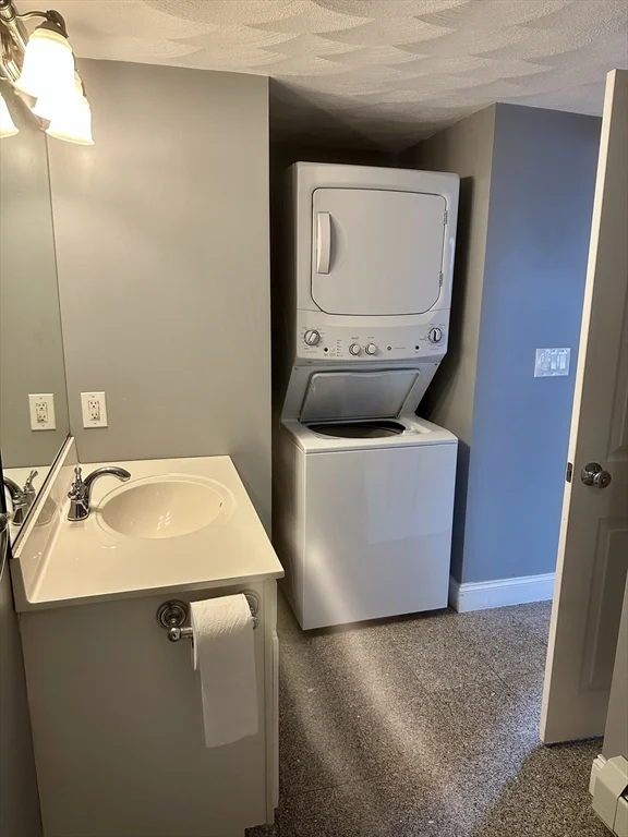 2 bed, 2 bath apartment for rent at 3 Commercial St Unit 2, Marblehead — photo 16 of 22
